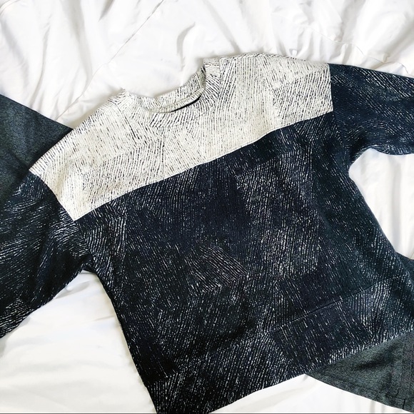 Banana Republic Black & Gray Textured Sweatshirt - Picture 3 of 6